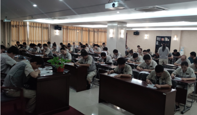 素質(zhì)就業(yè)，技能立業(yè)